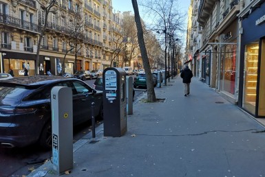 LOCATION-CA13-1194-httpwwwcapitaltransactionfr-PARIS-photo