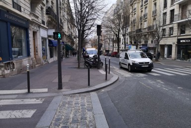 LOCATION-CA13-1211-httpwwwcapitaltransactionfr-PARIS-photo