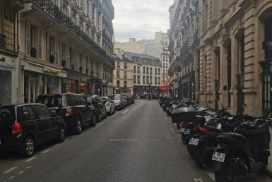 LOCATION-CA13-498-httpwwwcapitaltransactionfr-PARIS-photo