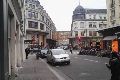 LOCATION-CA13-609-httpwwwcapitaltransactionfr-PARIS-photo