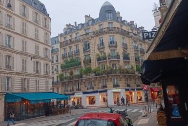 LOCATION-CA13-651-httpwwwcapitaltransactionfr-PARIS-photo