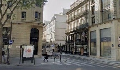 LOCATION-CA13-767-httpwwwcapitaltransactionfr-PARIS-photo